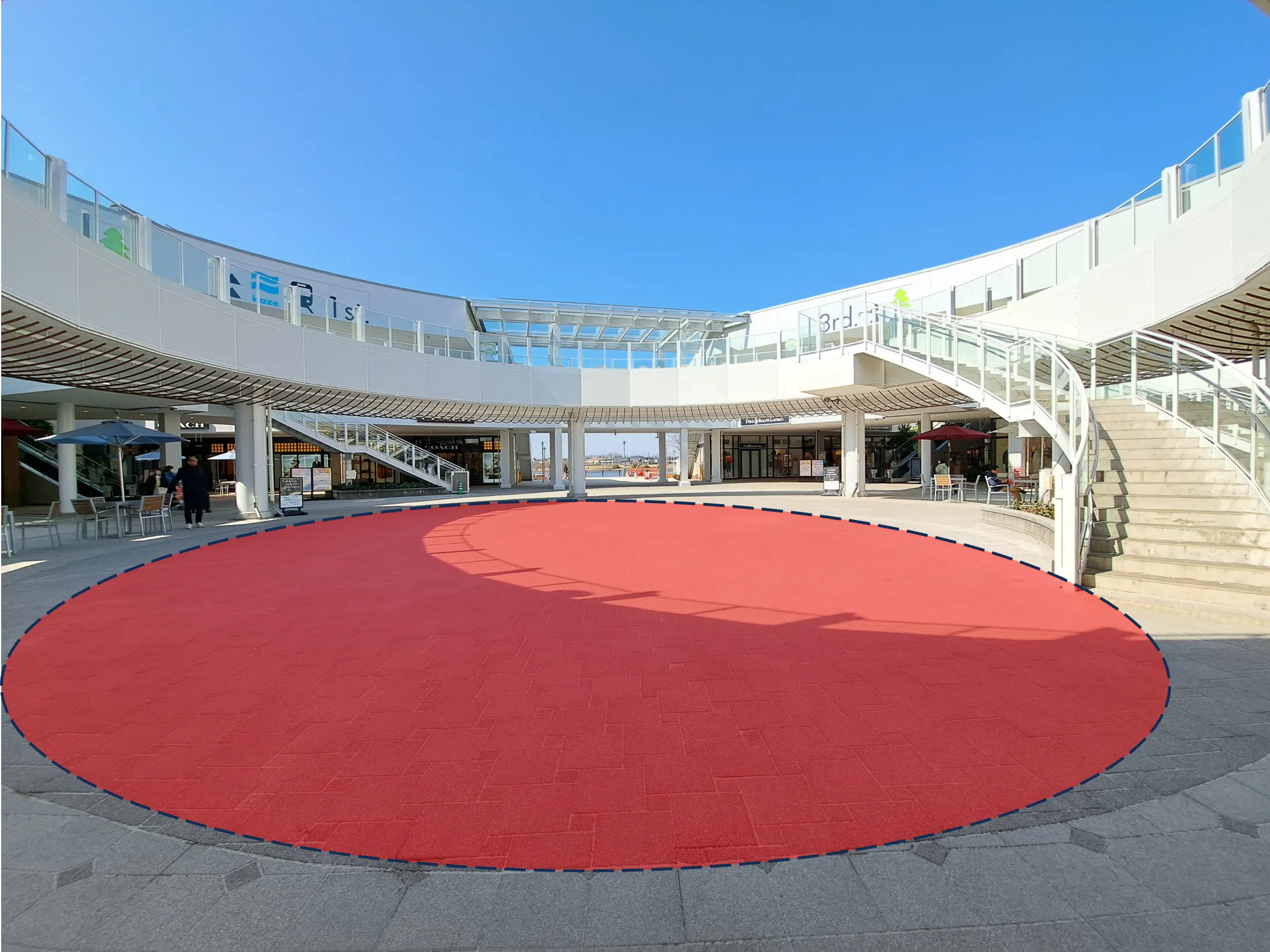 【イオンレイクタウンアウトレット】空の広場