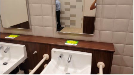 【イオンモール東員】モール内広告 化粧室の画像