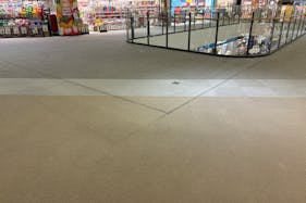 【イオンモール岡崎】イーストアベニュー3F おかしのまちおか前吹抜け(フードコート側)