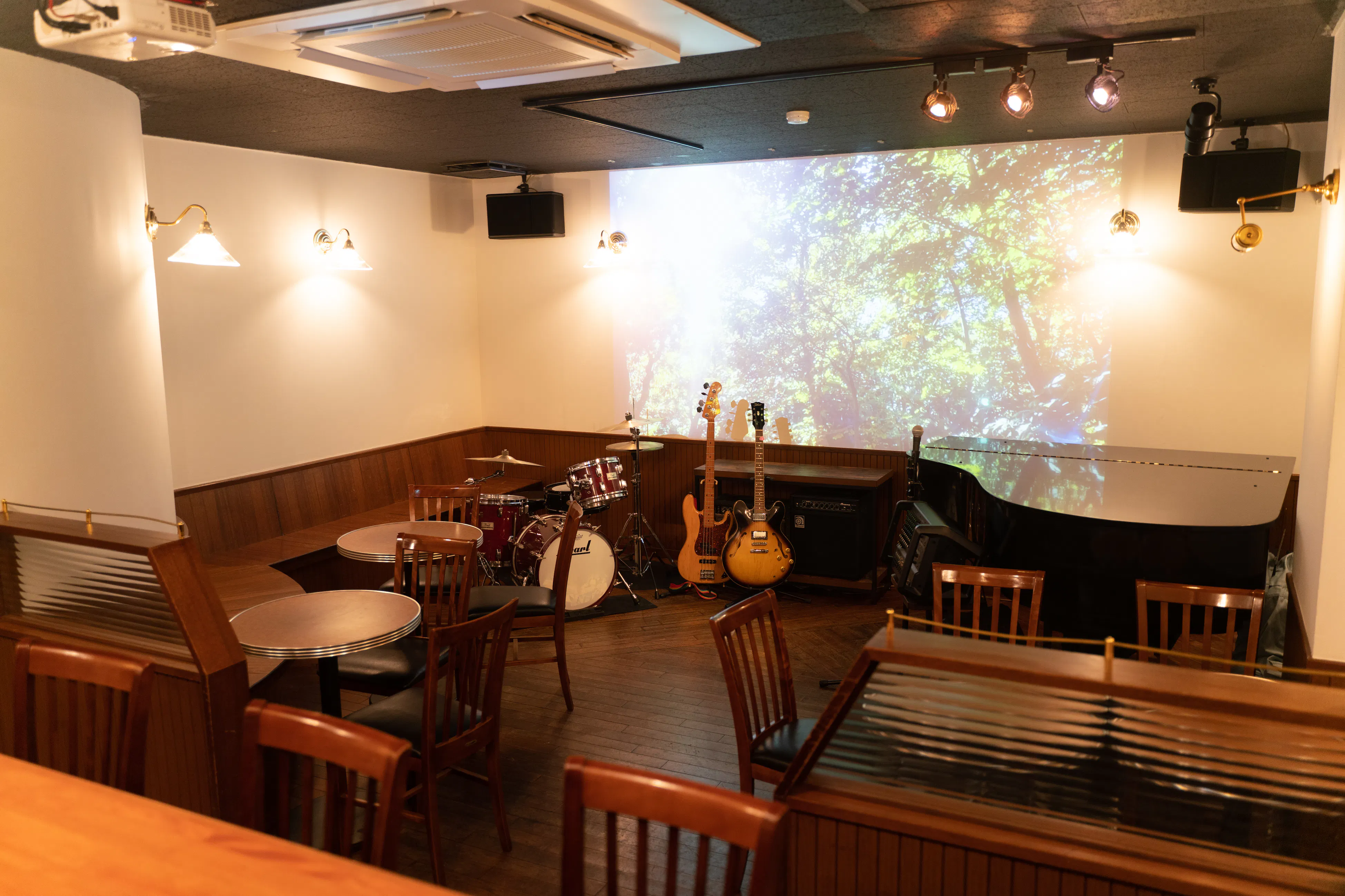 【千歳烏山駅1分】スポーツバー等の短期のイベント営業や音楽ライブ等のイベント実施に最適な音響機材の整ったアクセス環境の良いイベントスペース