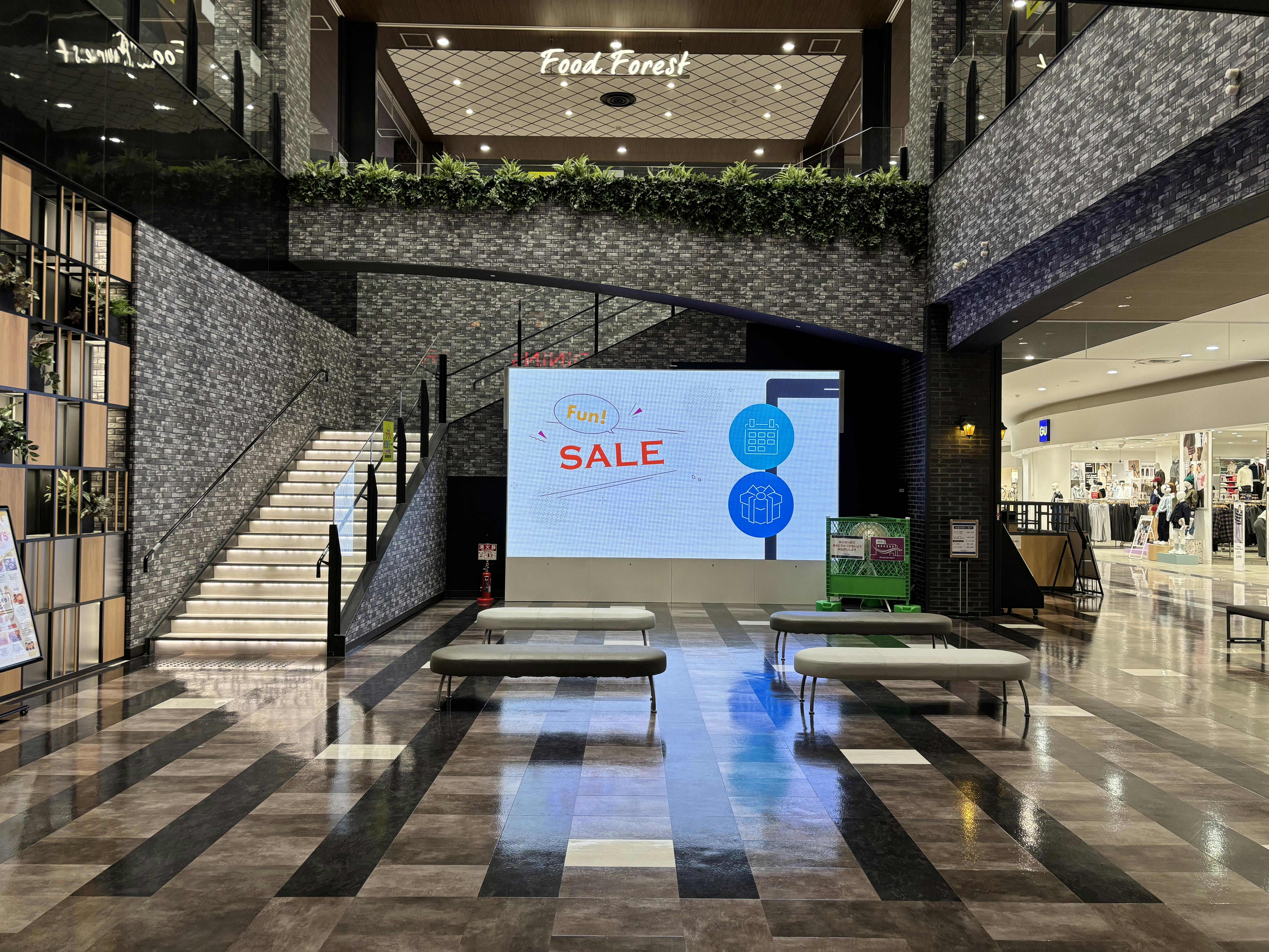 【イオンモール座間】2階レストランコートの画像