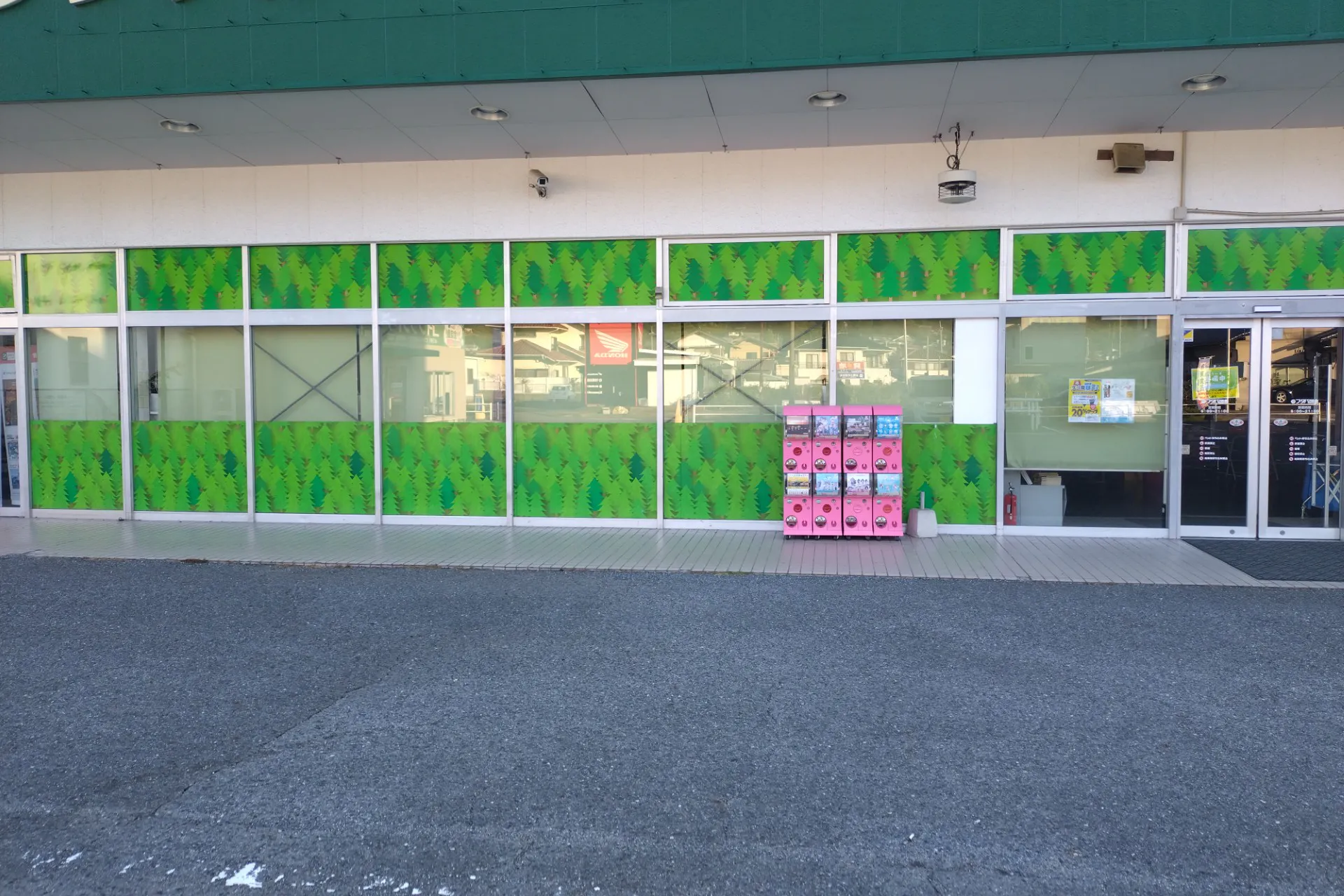 【フタバ図書TSUTAYA 大竹店】キッチンカーに最適な入口近くのイベントスペース