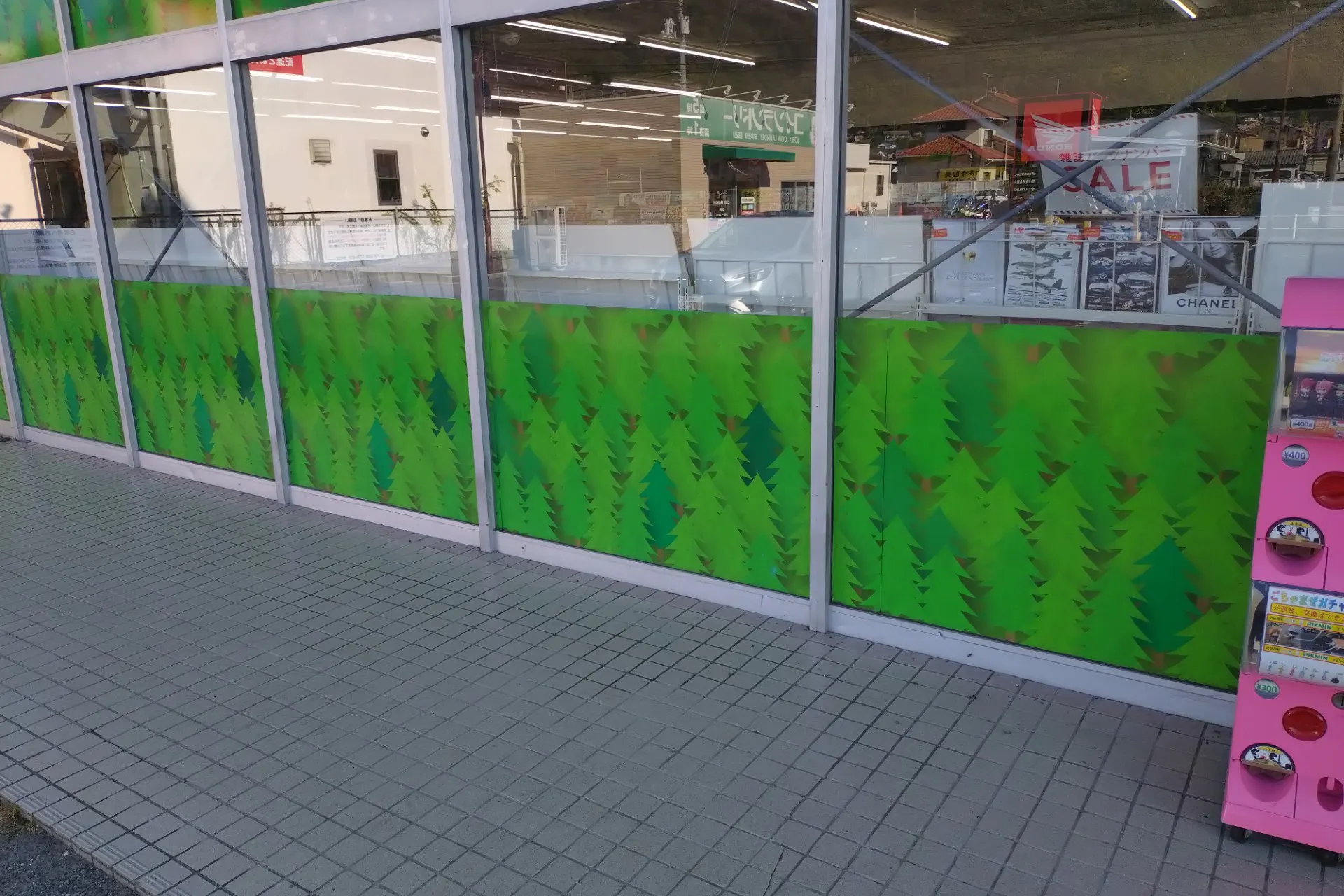 【フタバ図書TSUTAYA 大竹店】キッチンカーに最適な入口近くのイベントスペース