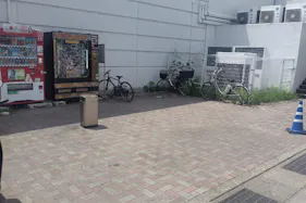 【メガセンタートライアル南アルプス店】【トライアル★キャンペーン実施中!】キッチンカーや食物販に利用可能な東口屋外スペース