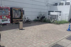 【メガセンタートライアル南アルプス店】【トライアル★キャンペーン実施中!】キッチンカーや食物販に利用可能な東口屋外スペース