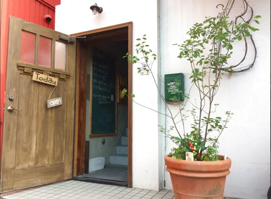 【高槻市宮野町】音楽イベントからワークショップまで、多目的に活用できるモダンデザインのイベントスペース