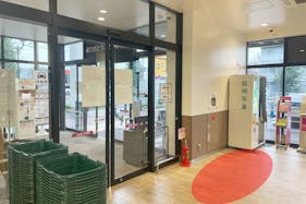 【イオンタウン稲城長沼】各種プロモーションイベントに最適な施設内1階エレベーターホール前にあるイベントスペース