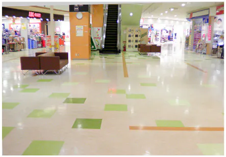 【イオンモール津山*】1F 東エスカレーターの画像