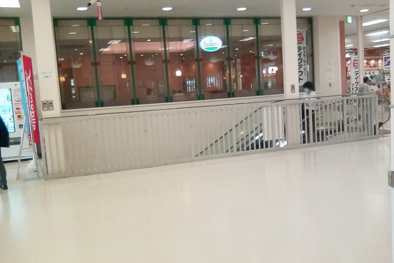 【イオンタウン平野】食物販やポップアップストアに最適なエスカレーター横の視認性の高いイベントスペースの画像4