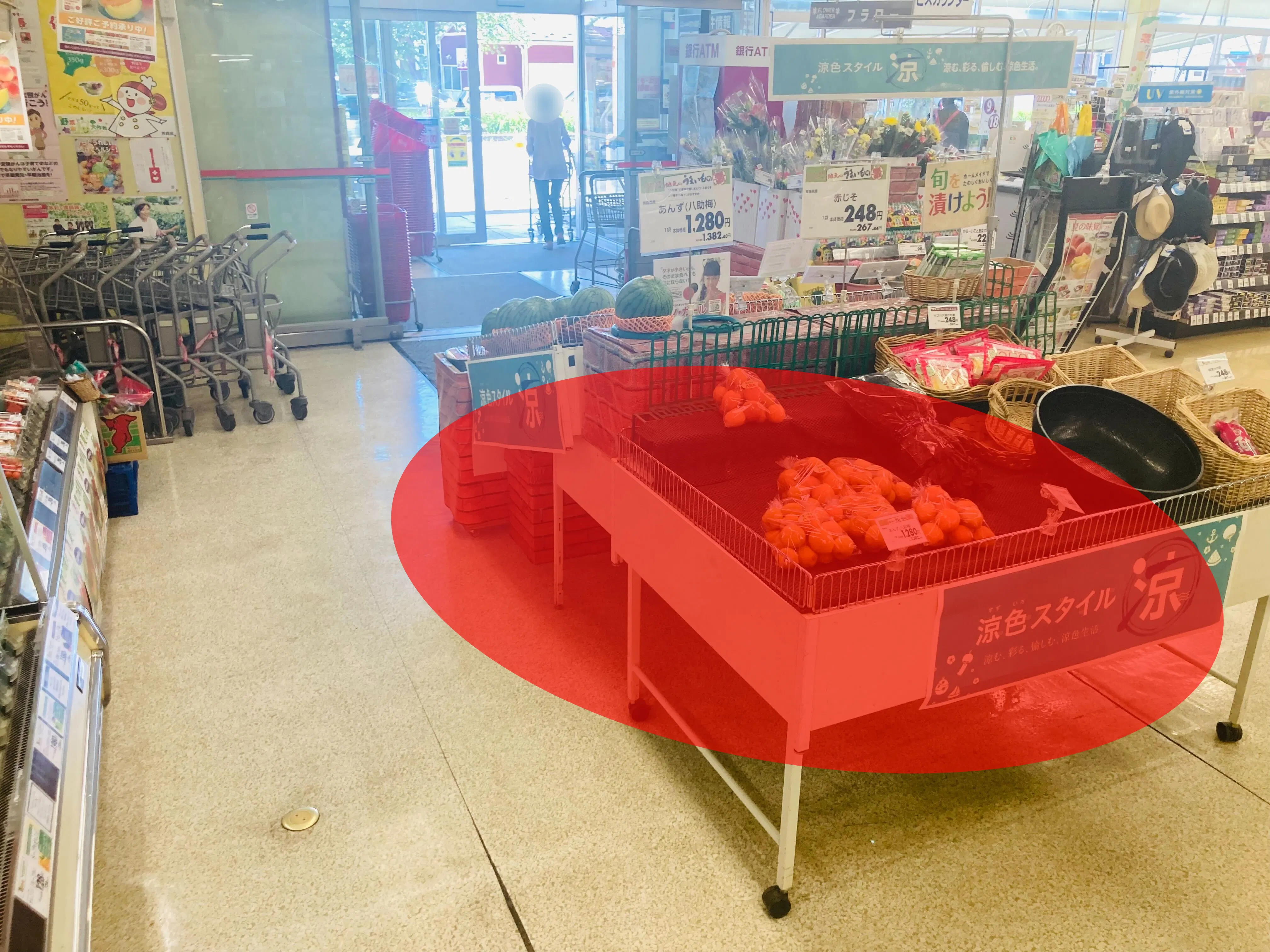 【マックスバリュ北園店】各種プロモーションイベントに最適な店舗内イートインスペース横のイベントスペース