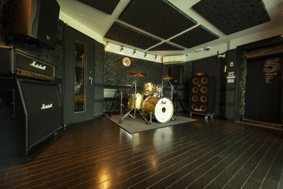 【駒場東大前駅9分】プロモーションビデオ撮影やレコーディングに適した目黒区内の音響機器が完備されたスタジオスペース(5F)