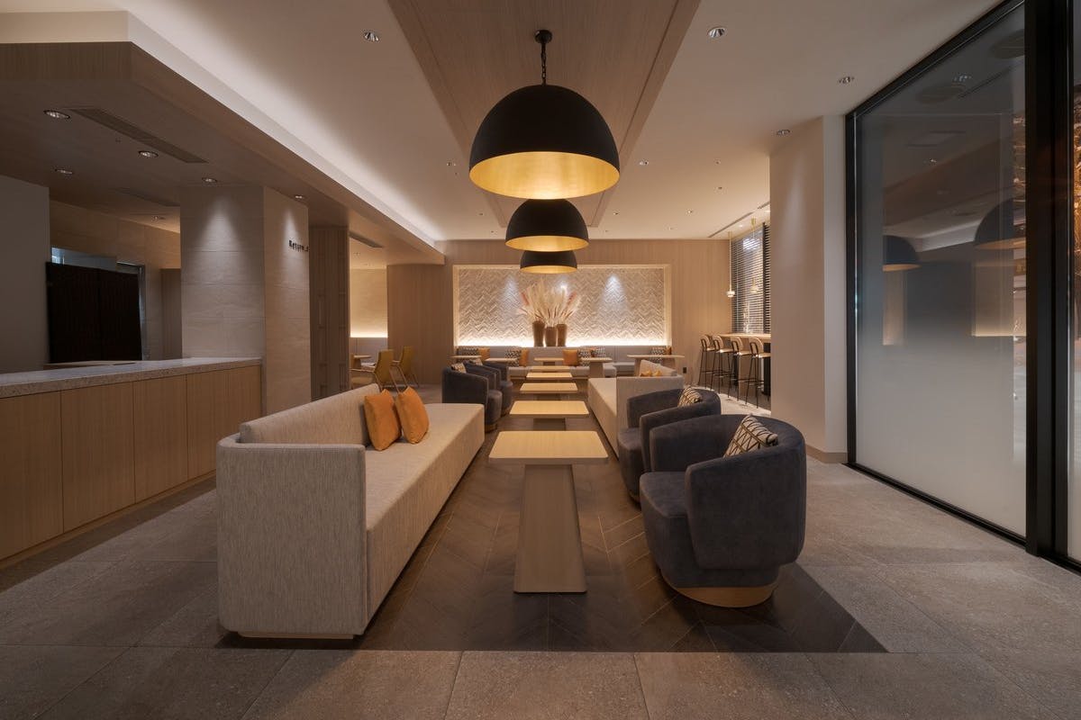 【すすきの駅3分/the b 札幌】販売会やプロモーションに最適な札幌の中心に位置するモダンなロビースペース