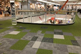 【イオンモール高崎】専門店街2F 中央エスカ前