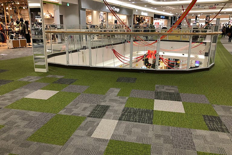 【イオンモール高崎】専門店街2F 中央エスカ前の画像1