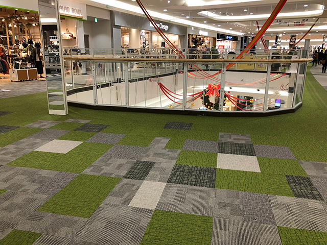 【イオンモール高崎】専門店街2F 中央エスカ前