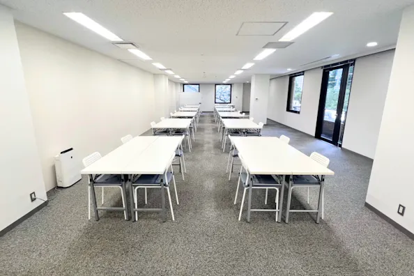 【六本木一丁目駅4分】招待制の製品PR会や受注販売会に適した90名程度収容可能なレンタルスペース