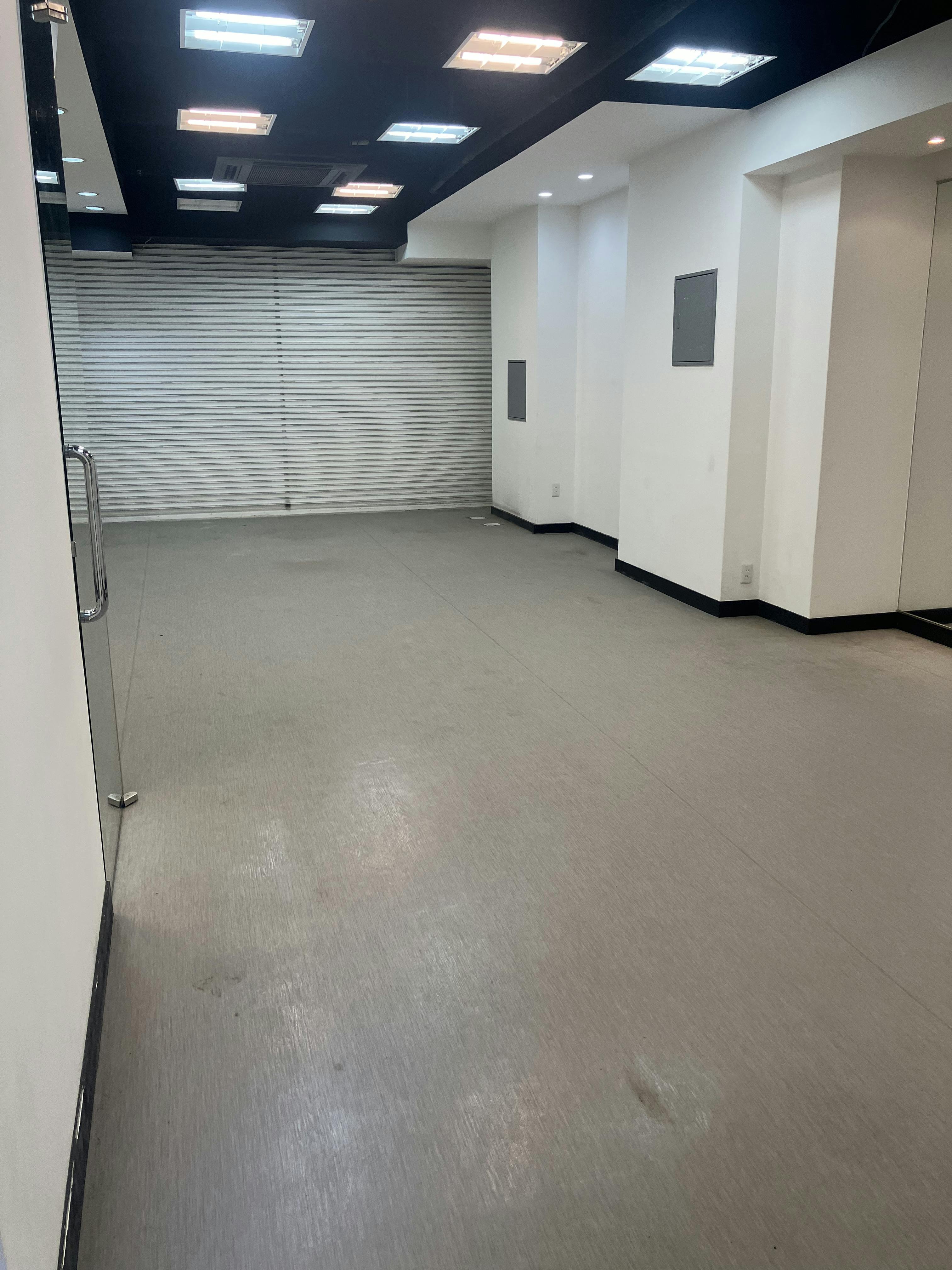 【三宮高架商店街】ポップアップストアや販売促進イベントに最適な高架下商店街内のイベントスペースの画像