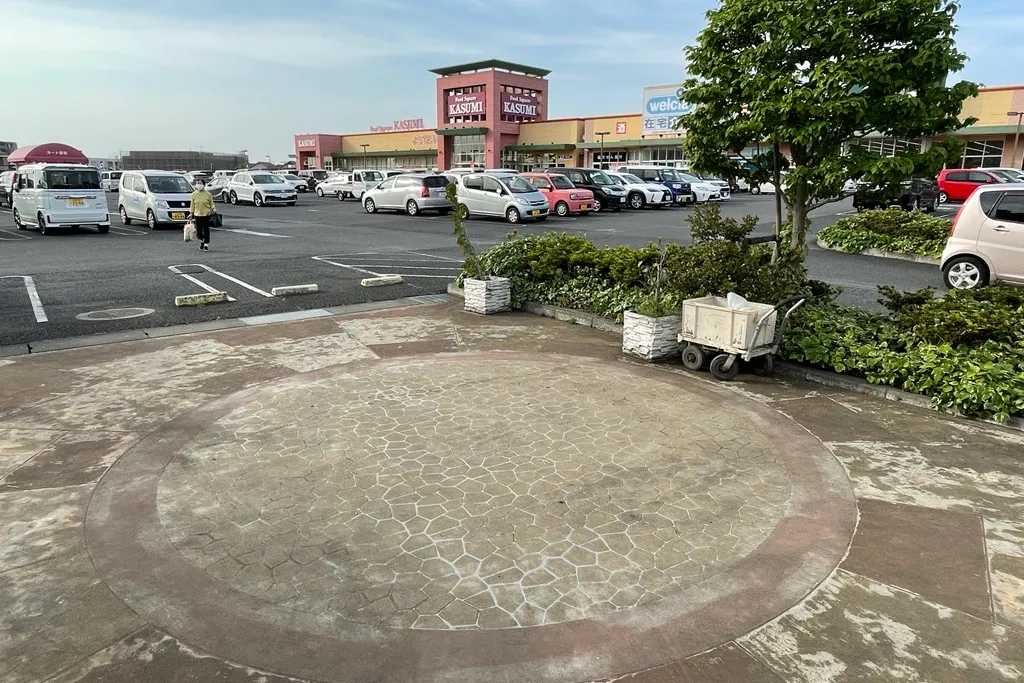 【ピアシティみらい平】キッチンカーやPR催事に利用可能なコイン精米機横の屋外スペース