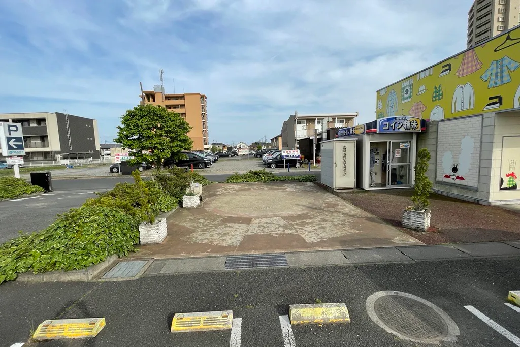 【ピアシティみらい平】キッチンカーやPR催事に利用可能なコイン精米機横の屋外スペース