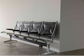 【浅草駅13分】展示会や撮影に最適な、開放感のある白壁・自然光が入る撮影スタジオ