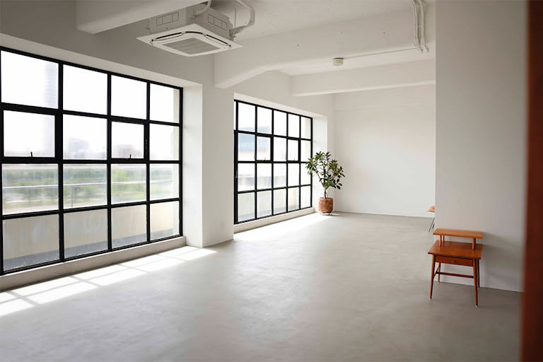 【浅草駅13分】展示会や撮影に最適な、開放感のある白壁・自然光が入る撮影スタジオの画像12