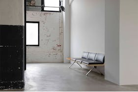 【浅草駅13分】展示会や撮影に最適な、開放感のある白壁・自然光が入る撮影スタジオ