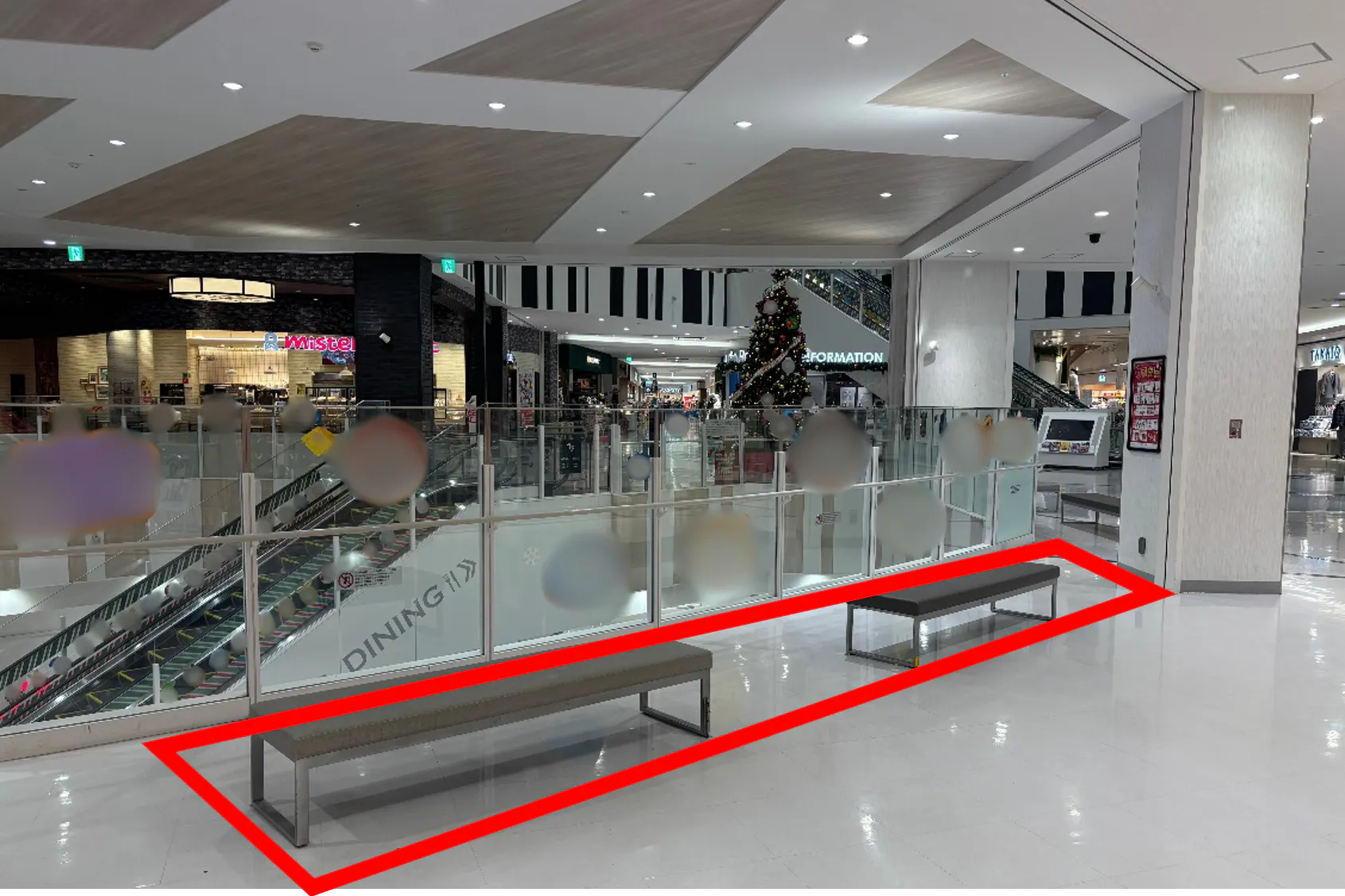 【イオンモール座間】2階ノースコート吹き抜け(ユニクロ前横)