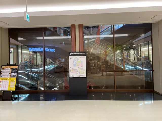 【イオンモール桑名*】1番街3F中央エスカレーター横