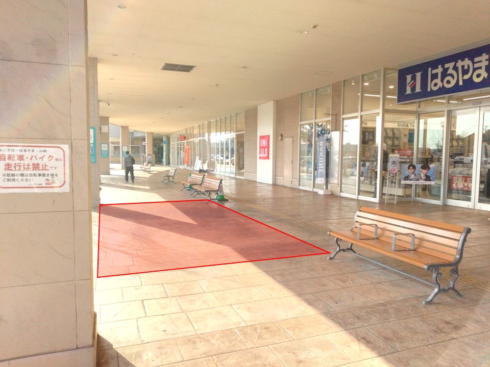 【イオンタウン鈴鹿】販促プロモーションや食物販に最適な駐車場付近のユニクロ前屋外イベントスペース