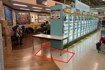 【イオンスタイル八戸城下店】イートイン入口横 販促プロモーションに最適なスーパー店内催事イベントスペース