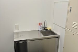 【銀座一丁目駅1分/銀座駅6分/有楽町駅5分】銀座並木通りの路面に新しく誕生した、白を基調とした洗練のプライベート空間|大切なブランドの魅力を静かに引き立てます