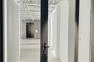 【銀座一丁目駅1分/銀座駅6分/有楽町駅5分】銀座並木通りの路面に新しく誕生した、白を基調とした洗練のプライベート空間|大切なブランドの魅力を静かに引き立てます