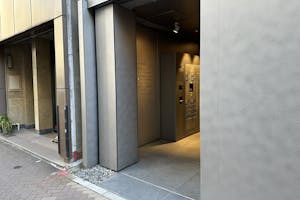 【銀座一丁目駅1分/銀座駅6分/有楽町駅5分】銀座並木通りの路面に新しく誕生した、白を基調とした洗練のプライベート空間|大切なブランドの魅力を静かに引き立てます