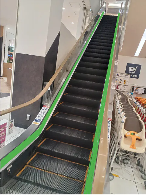 【イオンモール東浦】モール内広告 エスカレーターレーン(1F、2F)