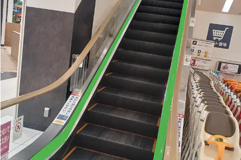 【イオンモール東浦】モール内広告 エスカレーターレーン(1F、2F)