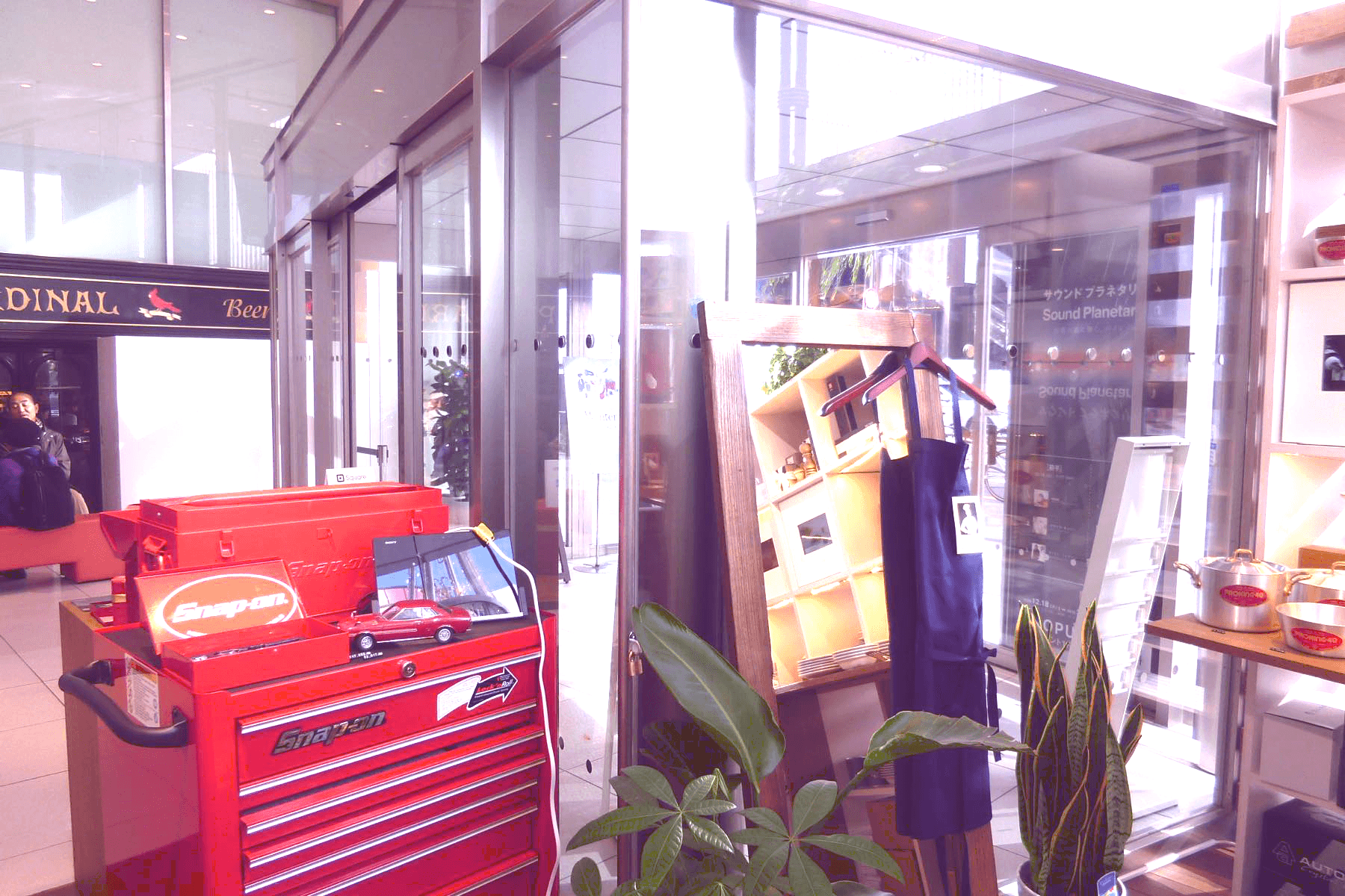 外国人観光客が多く訪れる銀座路面のポップアップストアスペースの画像6