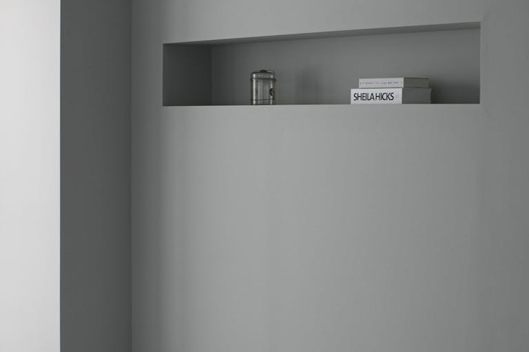 ãç¥å€©å¯ºé§
5å/2Fãã¢ãã¬ã«å±ç€ºäŒã«æé©ãªæããããŒã³ã®ã¹ã ãŒã¹ã¢ã«ã¿ã«ã®åºãšæ·¡ãã°ã¬ãŒã®å£ 倧ããªãã€ãã³ã°ããŒãã«ãå°è±¡çãªæ®åœ±ã¹ã¿ãžãªã®ç»å14