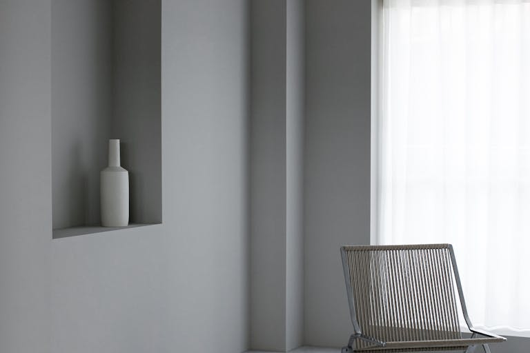 ãç¥å€©å¯ºé§
5å/2Fãã¢ãã¬ã«å±ç€ºäŒã«æé©ãªæããããŒã³ã®ã¹ã ãŒã¹ã¢ã«ã¿ã«ã®åºãšæ·¡ãã°ã¬ãŒã®å£ 倧ããªãã€ãã³ã°ããŒãã«ãå°è±¡çãªæ®åœ±ã¹ã¿ãžãªã®ç»å13