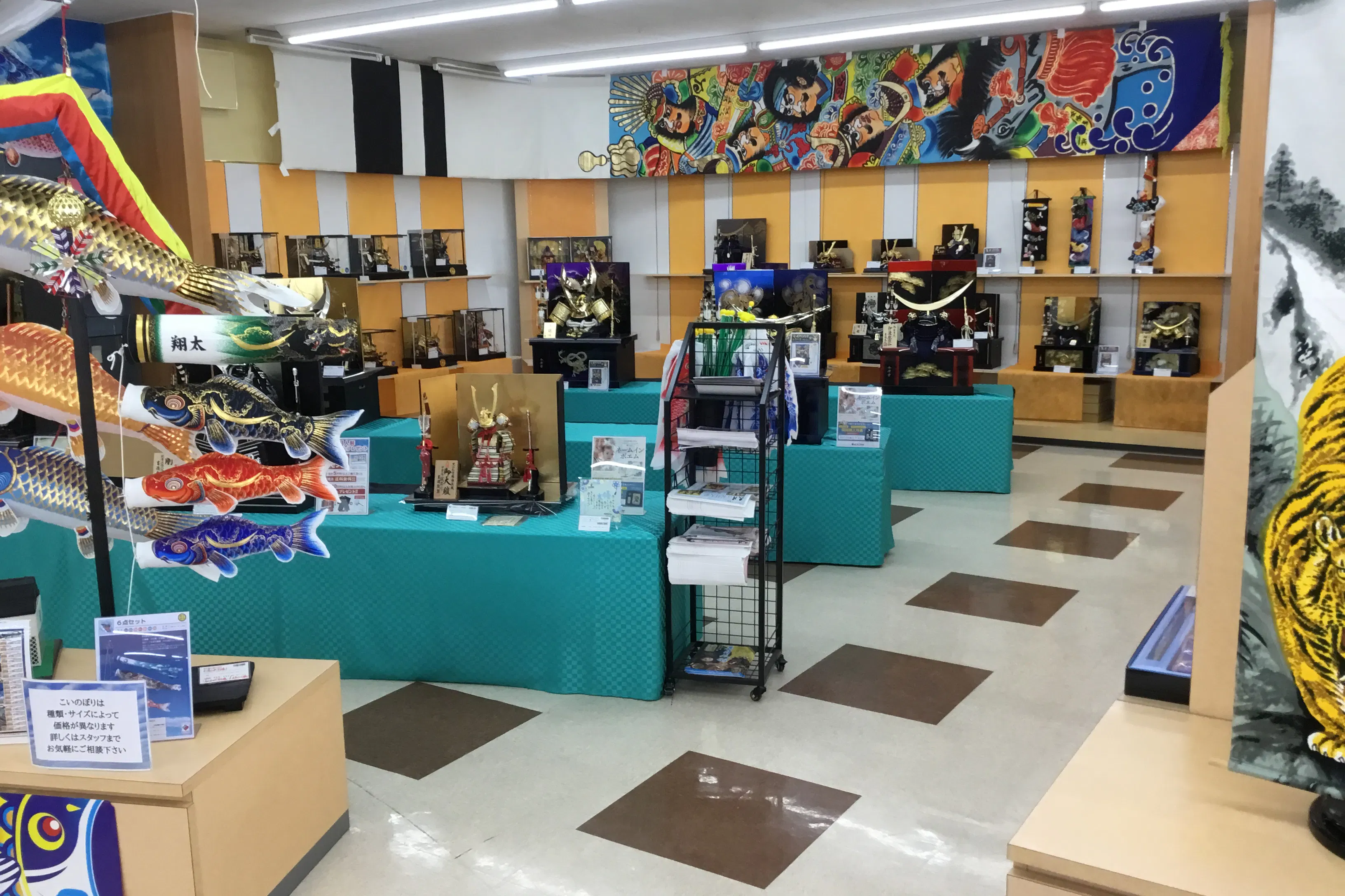 【ギフトプラザ喜多方店】物販ポップアップストア会場やアパレル・ファッション関連の展示会、携帯キャリアの出張プロモーションイベントに適したギフトショップ内入口付近のイベントスペースA(in shop)