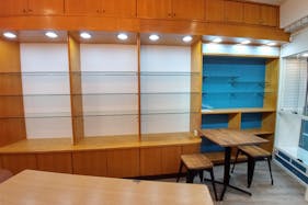 【東武東上線東武練馬駅1分/1F】個展やグループ展等のアート展、物販、食物販、アパレルや雑貨などの ポップアップストアに最適な「北町商店街」の路面ギャラリースペース