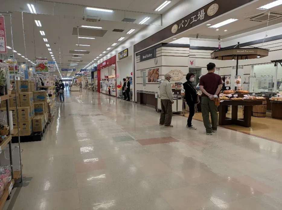 【イオンスーパーセンター南相馬】パン工場前 販促プロモーションや物販に最適なスーパー店内催事イベントスペース