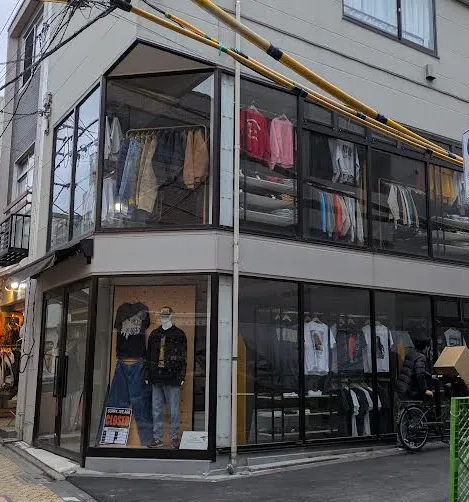【高円寺駅6分】古着の街のセレクトショップ「サンフェルナンド」店頭ウィンドウスペース|販売サポート付き