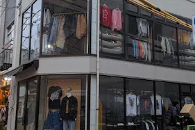 【高円寺駅6分】古着の街のセレクトショップ「サンフェルナンド」店頭ウィンドウスペース|販売サポート付き