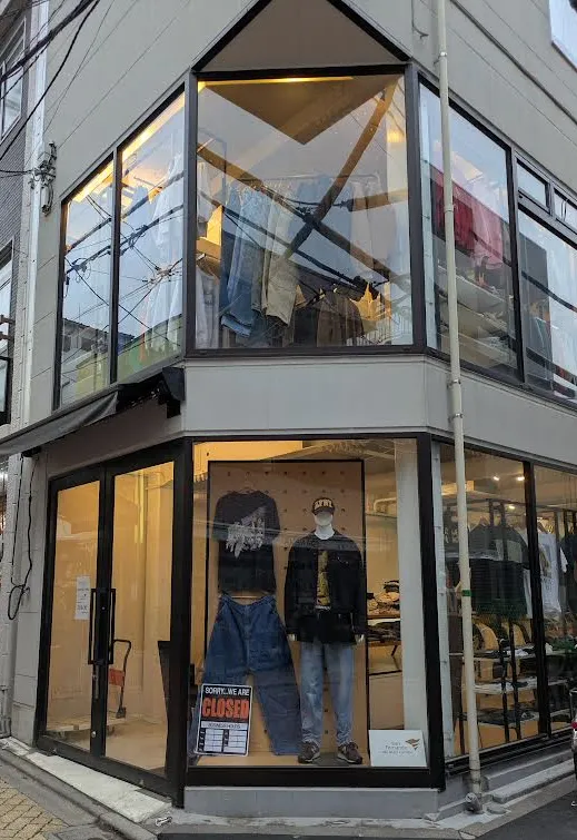 【高円寺駅6分】古着の街のセレクトショップ「サンフェルナンド」店頭ウィンドウスペース|販売サポート付き