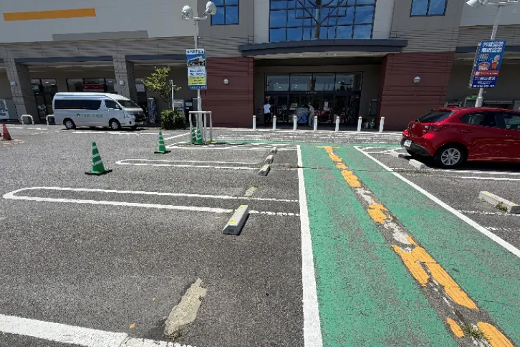 【イオン白河西郷店】キッチンカー① キッチンカーに最適なスーパー店内催事イベントスペース