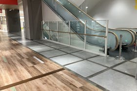 【KAMEIDO CLOCK】3階エスカレーター横 物販、食物販のポップアップストアや販促プロモーションに最適な催事イベントスペース