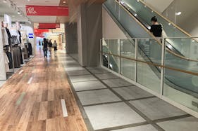 【KAMEIDO CLOCK】3階エスカレーター横 物販、食物販のポップアップストアや販促プロモーションに最適な催事イベントスペース