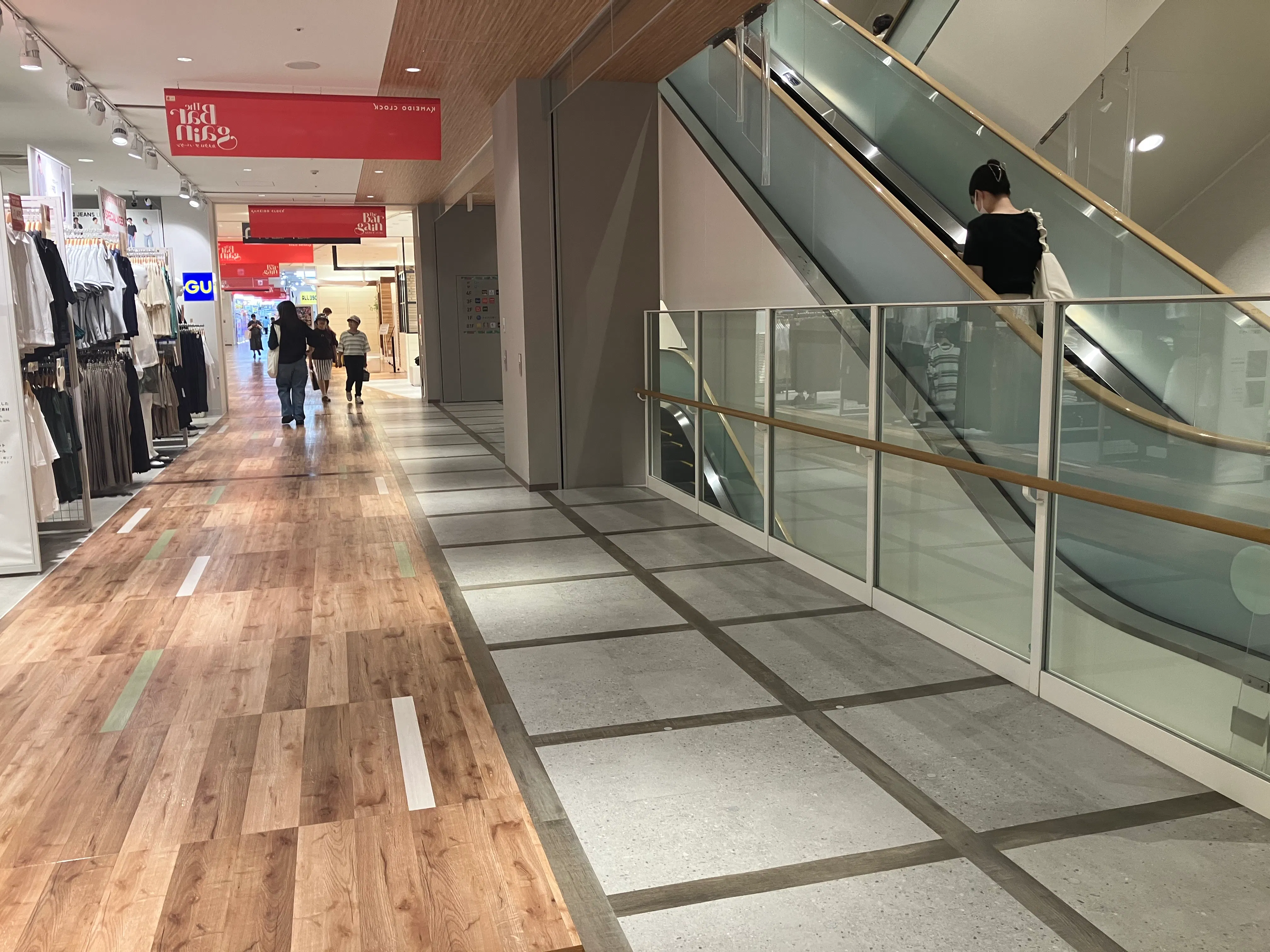 【KAMEIDO CLOCK】3階エスカレーター横 物販、食物販のポップアップストアや販促プロモーションに最適な催事イベントスペース