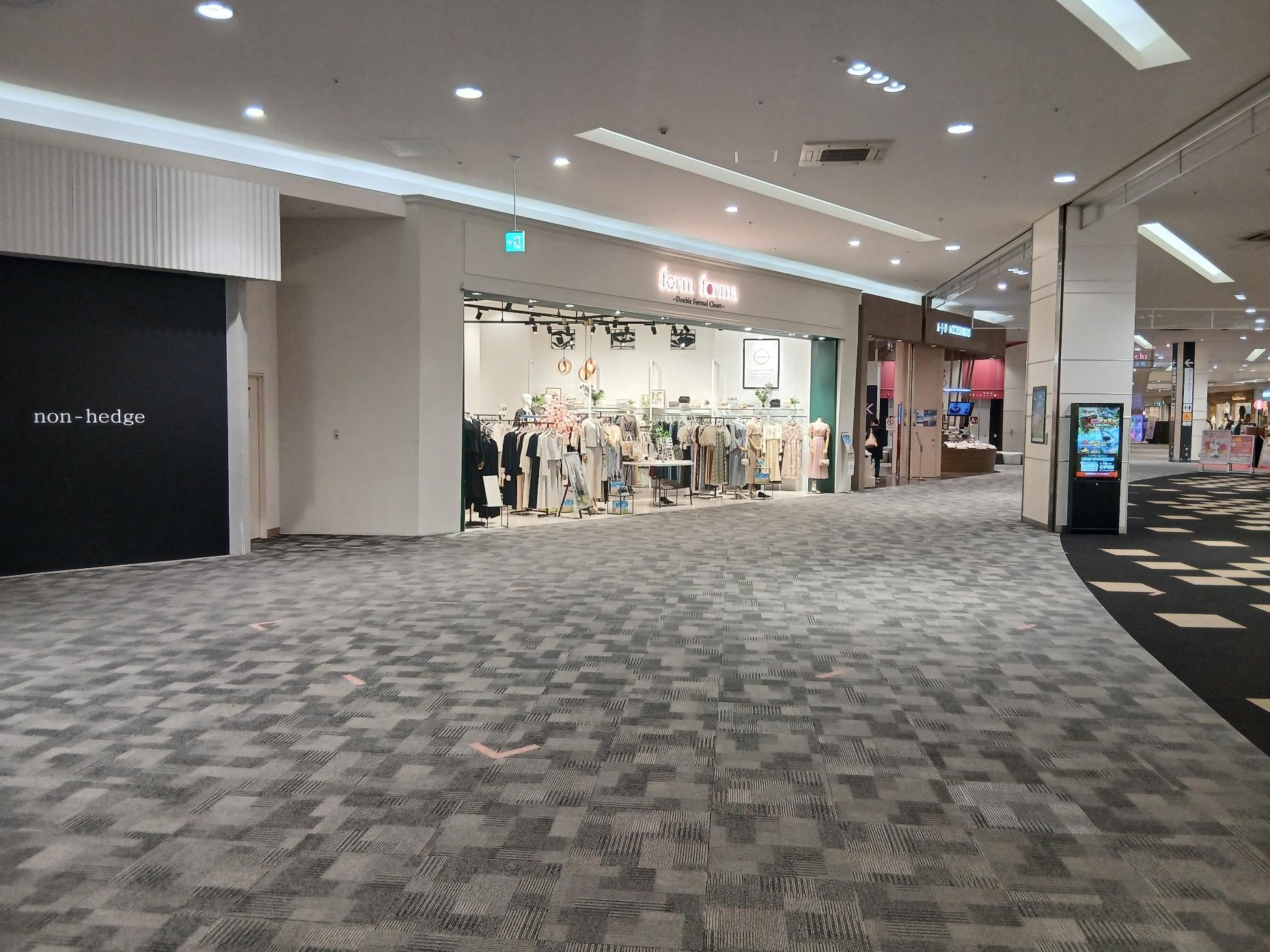 【イオンモール水戸内原】フォルムフォルマ前 (旧イオンスタイル前)