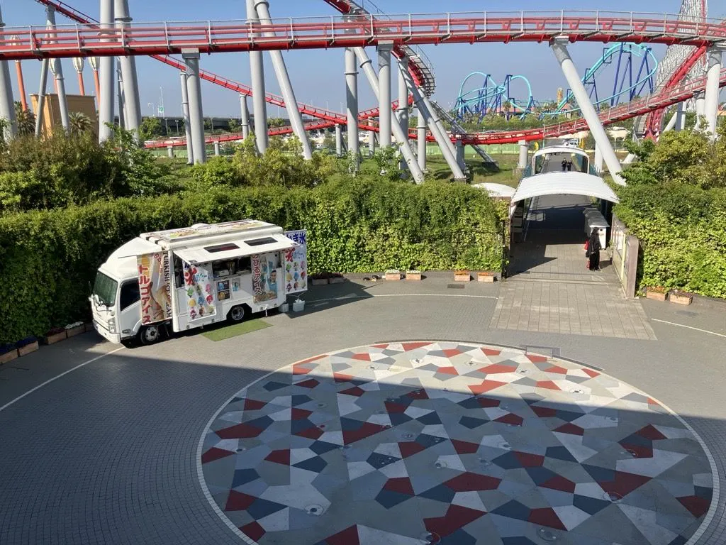 【三井アウトレットパーク ジャズドリーム長島】1階 センターエントランス周辺